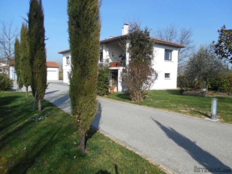 Modern Villa Private Drive With Double..