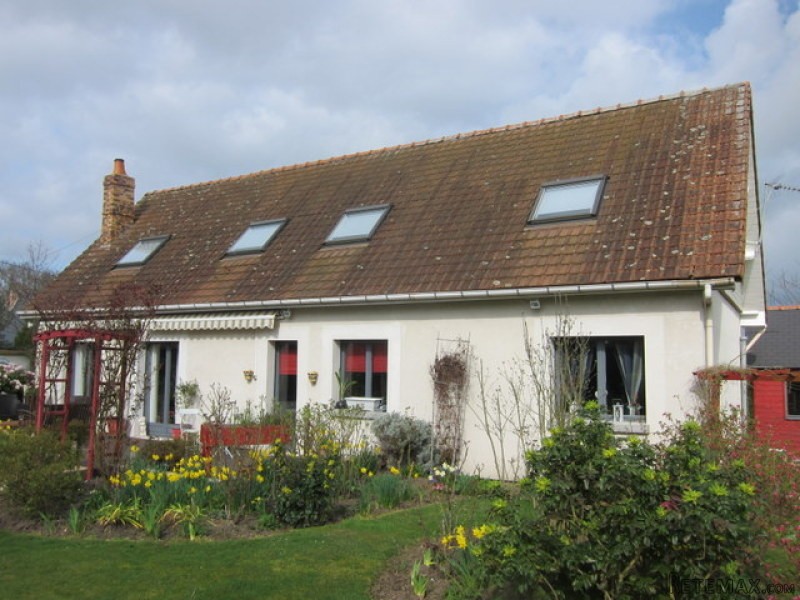 Nice Detached House with Garden