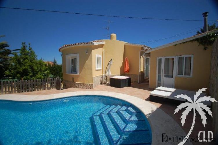 Great views from this lovely detached villa only 2km from..