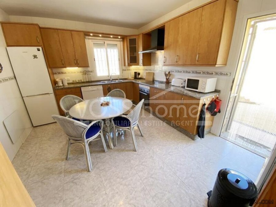NEW & EXCLUSIVE LISTING TO VOSS HOMES - A beautifully.. - 11