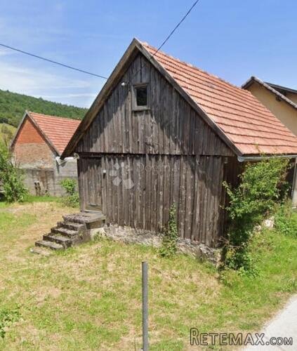 Drvena starina na parceli od 600 m2 u Ogulinu - 2