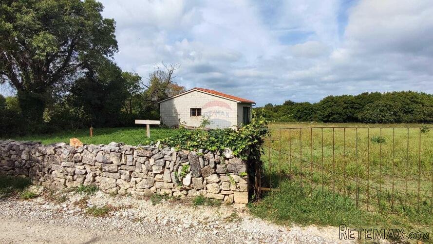 Istra,Krnica, 4 građevinske parcele 3707 m2 - 2