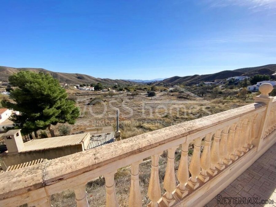 NEW & EXCLUSIVE LISTING FOR VOSS HOMES - A full of.. - 2