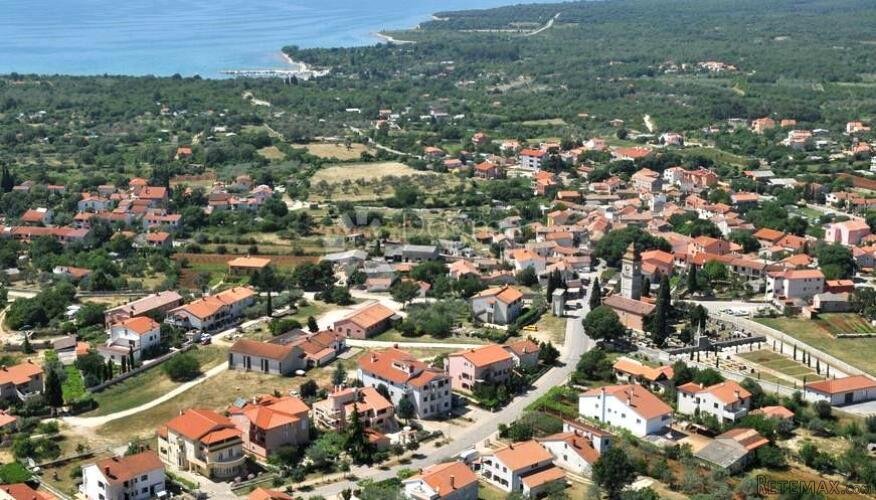 Poljoprivredno zemljište u Peroju