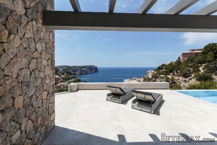 Modern Luxury Villa of 380 m2 located in Puerto de Andratx...
