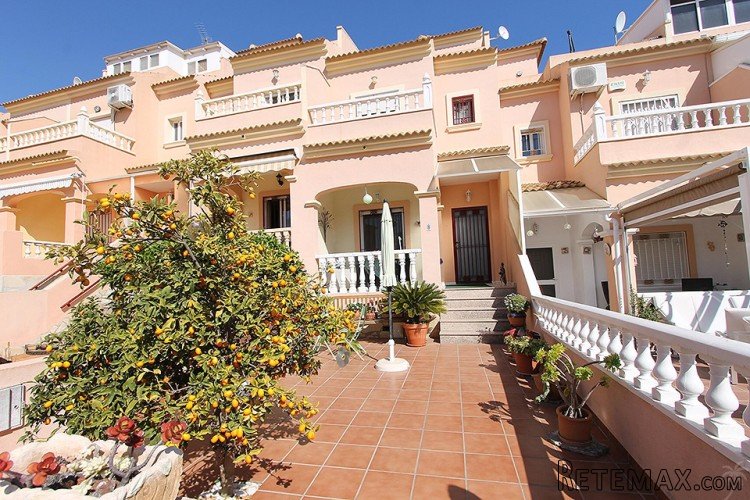 This beautiful connected home is located in a quiet area of..