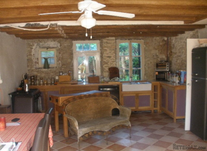Lovely french cottage with cute garden..