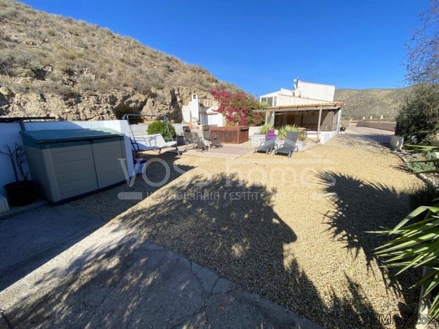 NEW & EXCLUSIVE LISTING FOR VOSS HOMES - A full of.. - 6