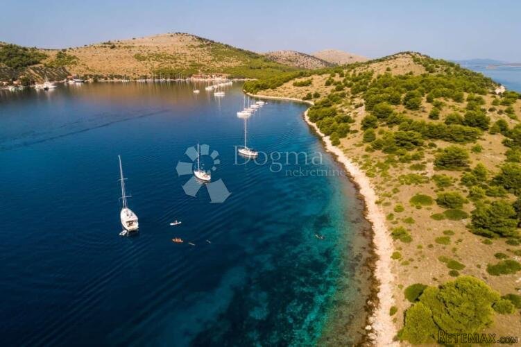 OTOK ŽUT, KORNATI - KUĆA PRVI RED UZ MORE