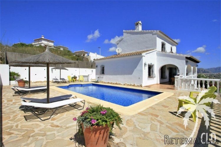 Sea view villa for sale in Moraira. Located in an elevated..