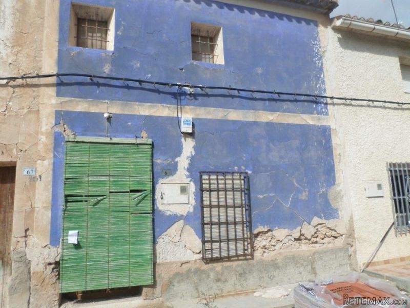 2 bedroom, 1 bathroom Apartment, (build..