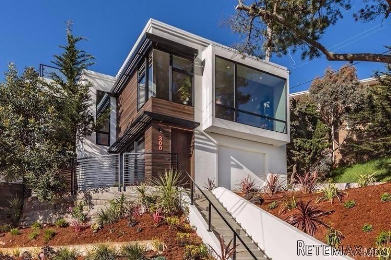 4 bedroom House For Sale: 300 Sussex..