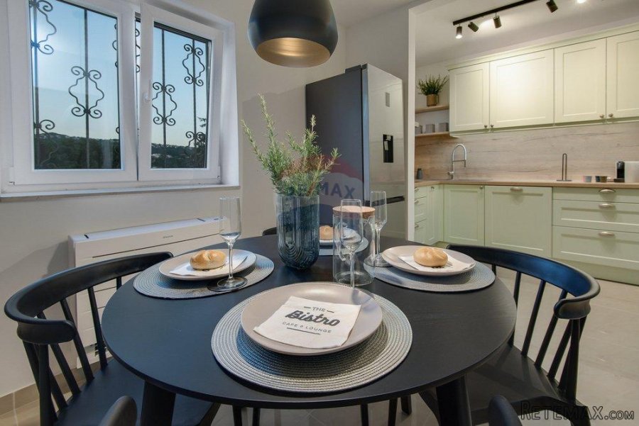 OPATIJA, VOLOSKO- prekrasan stan 121,35 m2, garaža, balkon, - 10