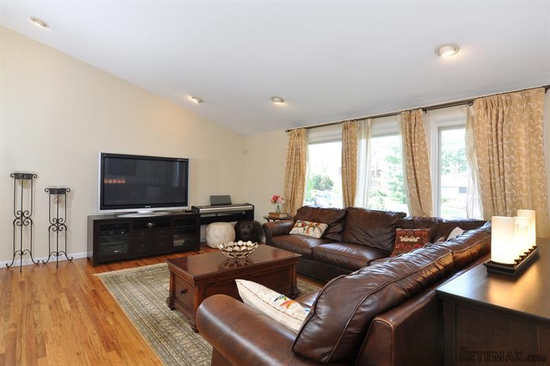 3 bedroom House For Sale: 21 Tanglewood.. - 2