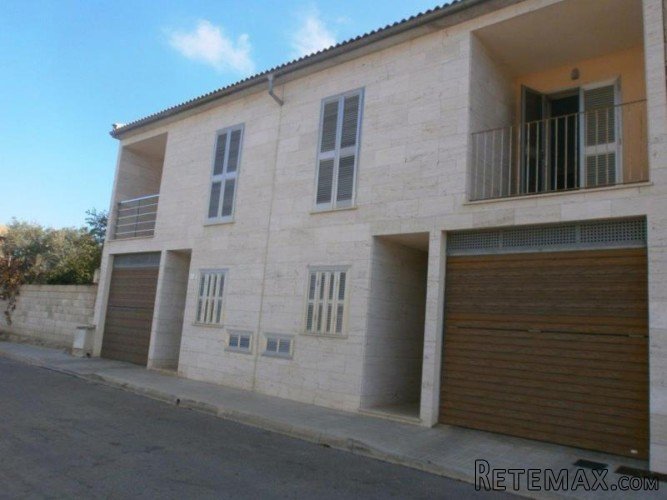 Newly built town house on the outskirts of Muro village..