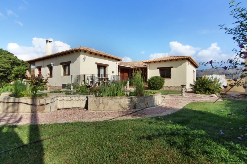 Four bedroom detached villa Benidoleig