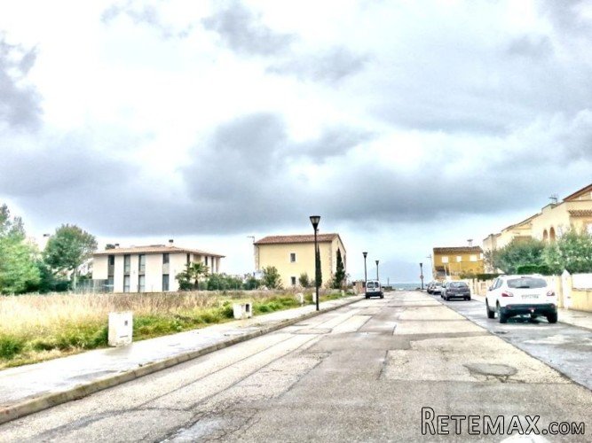4 parcels of around 600m2 for the building of detached..