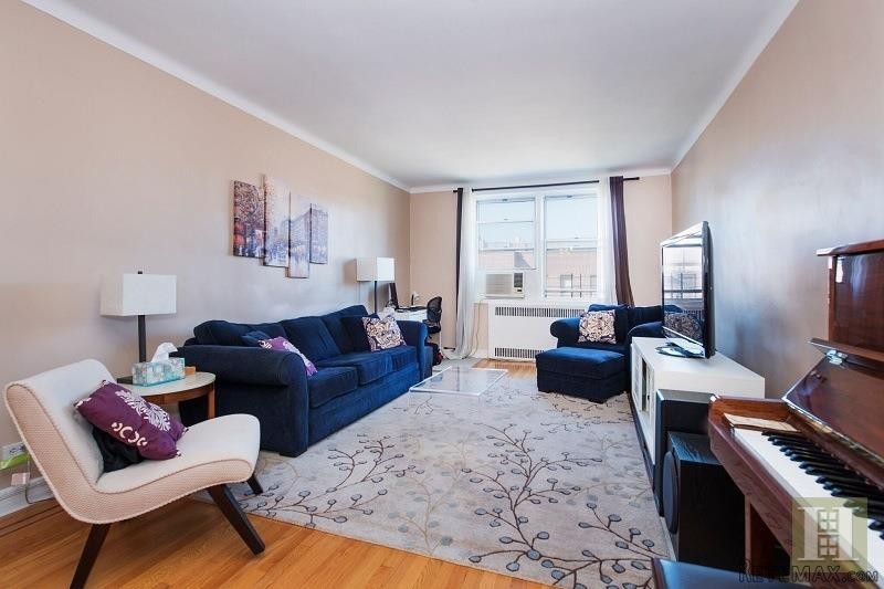 2 bedroom Apartment For Sale: BEAUTIFUL.. - 2