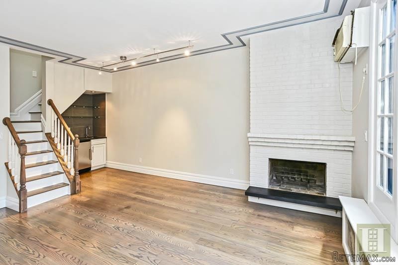 2 bedroom PentHouse For Sale: 237 EAST..
