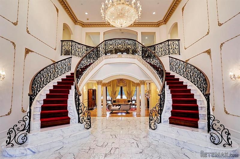 6 bedroom House For Sale: 6 Pine Tree.. - 2