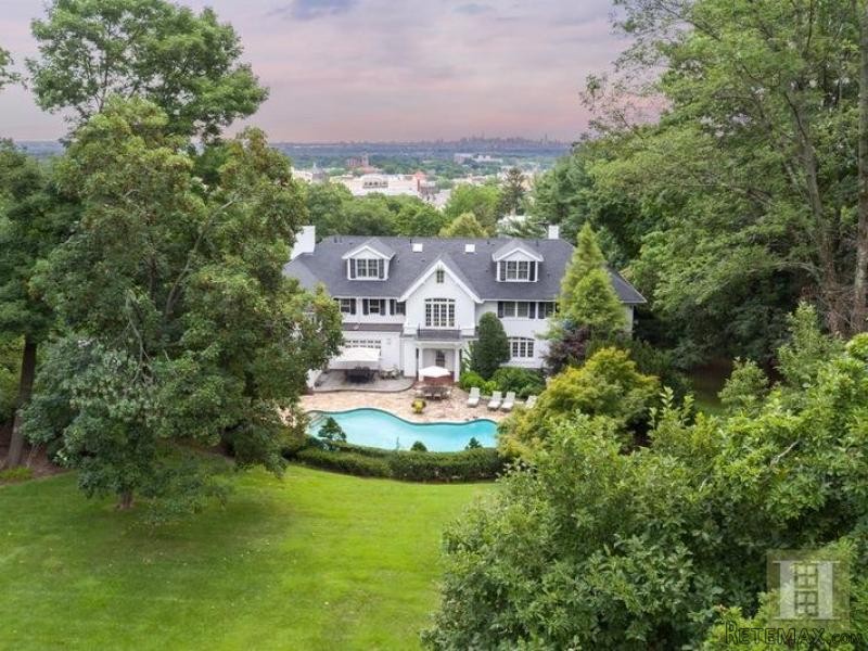 8 bedroom House For Sale: 54 SOUTH..