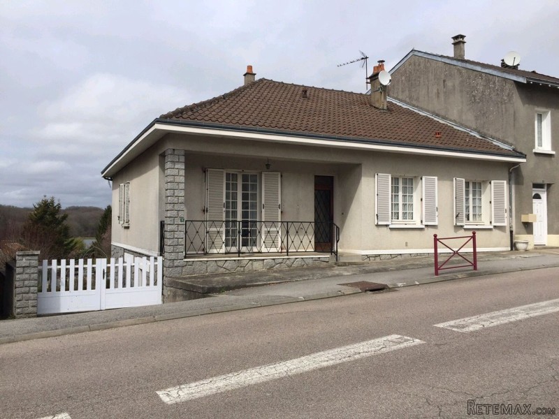 Traditional Detached House with Garden