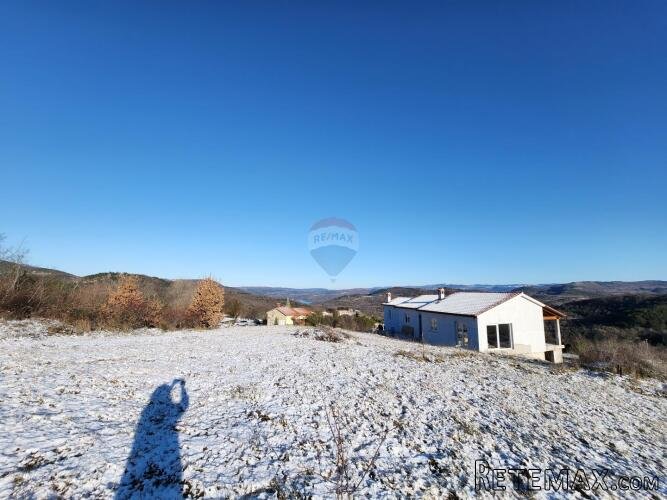 Istra, Karojba - građevinsko zemljište 1225 m2 - 3