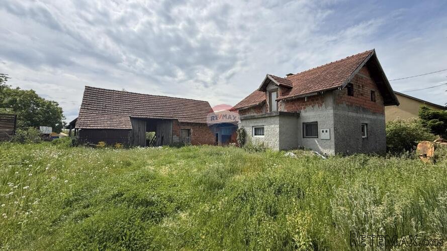 Križ, Bunjani, kuća sa imanjem