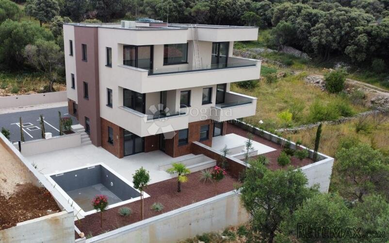 MODERAN PENTHOUSE s čarobnim pogledom, u blizini mora – Novo - 3