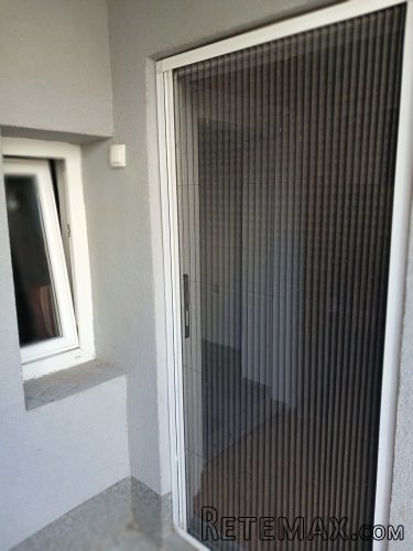 Prodajem polovinu kuce sa sopstvenim dvoristem - 3