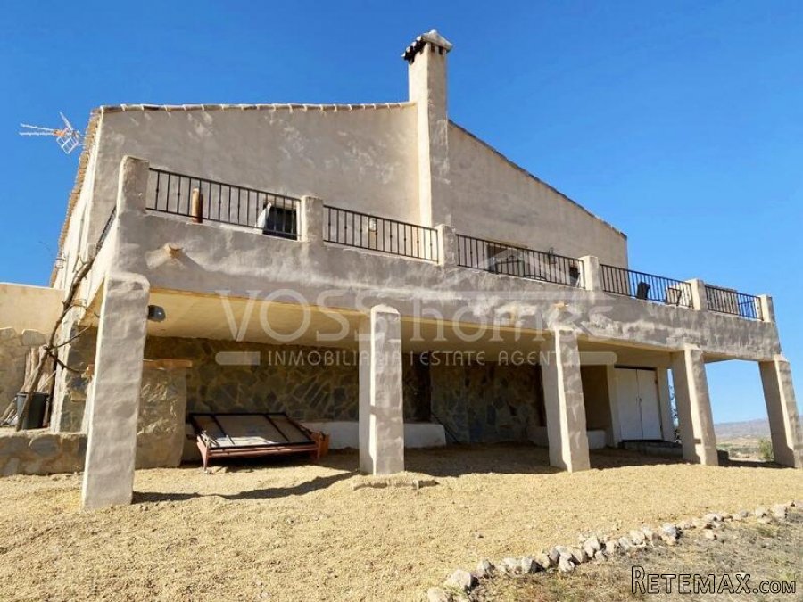 NEW LISTING TO VOSS HOMES - A stunning, full of character.. - 4