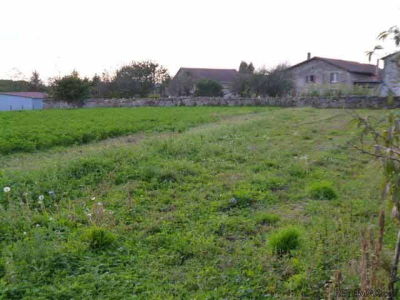 1,300 m2 Building Plot At Busserolles.. - 2