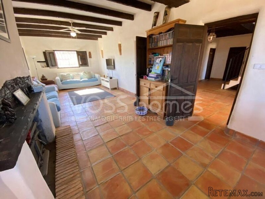 NEW LISTING TO VOSS HOMES - A stunning, full of character.. - 8
