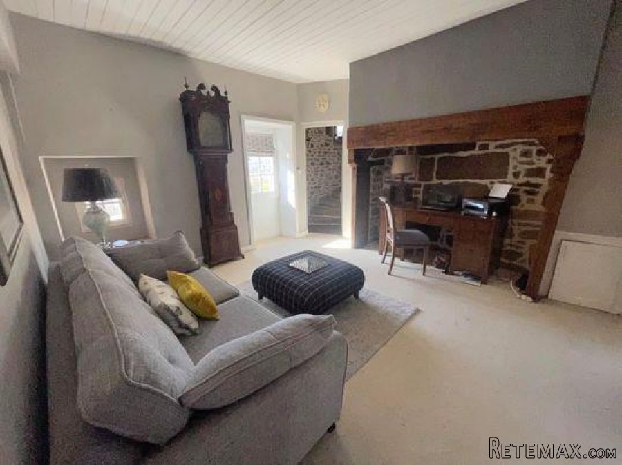 Corrèze (19) - A character property with a tower, offering.. - 9