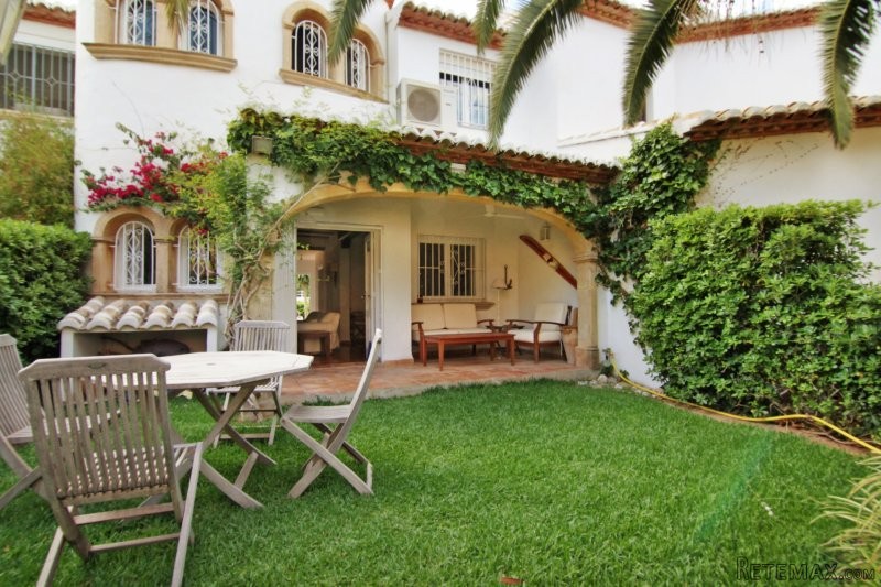 Traditional Spanish Bungalow just.. - 2
