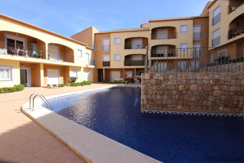 PRICE REDUCTION!! - Modern top floor..