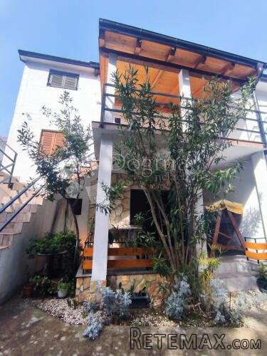 Kuća sa 6 apartmana, Sabunike-Privlaka - 2