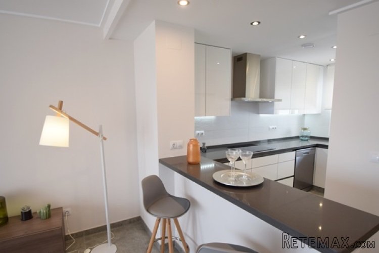 Penthouse med stort poolområde nära golfen i Villamartin. H.. - 2
