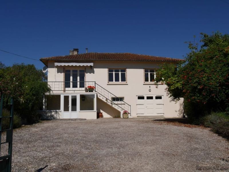 Quietly Situated 5 Bedroomed Village..