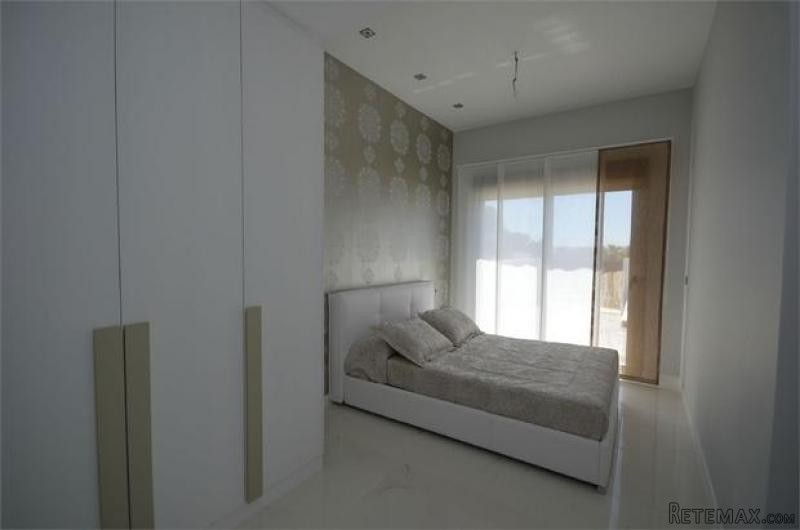 4 bedroom detached house for sale - 2