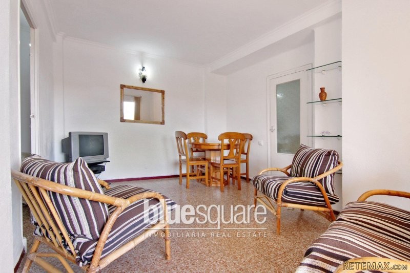 Centrally Located 3 Bedroom Apartment.. - 2