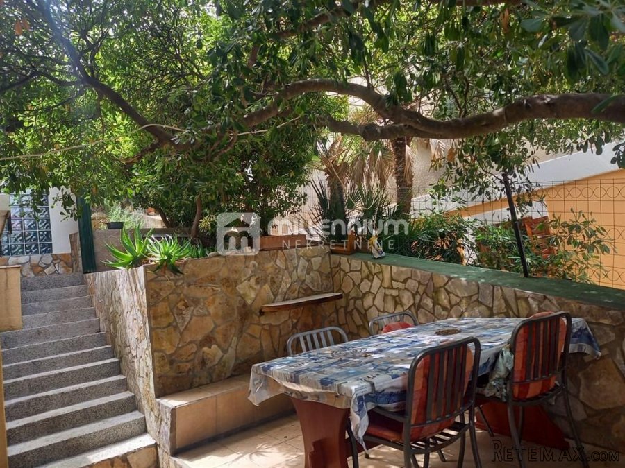 Mali Lošinj, 200m2, samostojeća kuća, 2. red od mora
