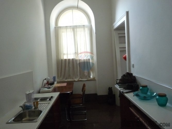 PULA, CENTAR, trosoban stan od 77 m2