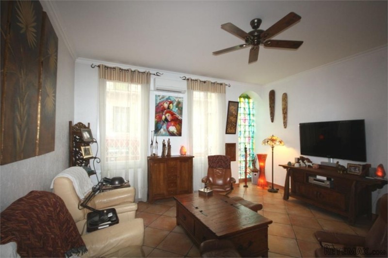 Superb Town House Split Into 3.. - 2