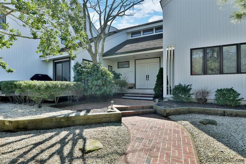4 bedroom Detached House For Sale: 213.. - 2