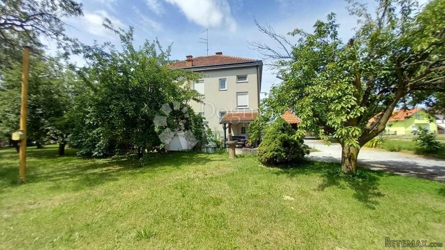 Kuća 380m2 s okućnicom (5000m2) + garaža