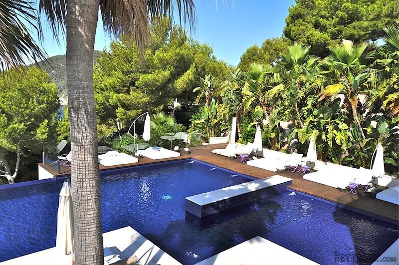 22 bedroom Villa For Sale: Cala San.. - 2