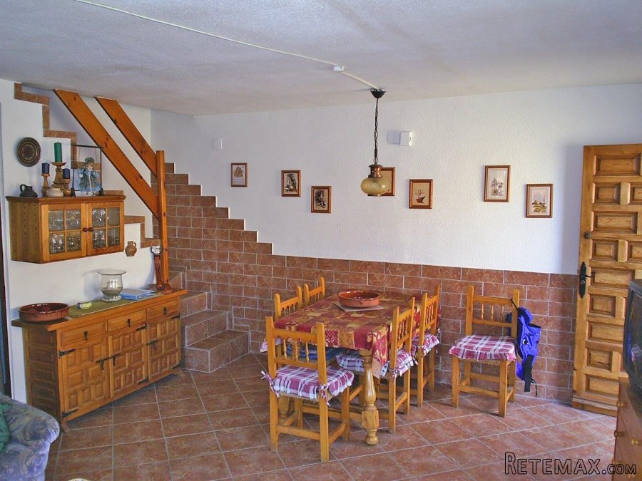 La propiedad cuenta con 3 dormitorios, 1 baño y unos 75.. - 3