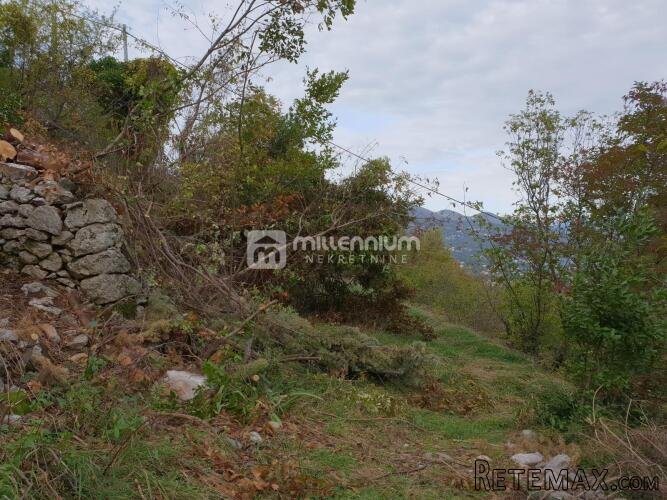 Lovran, 1.939m2 zemljišta sa starinom i prekrasnim pogledom - 3
