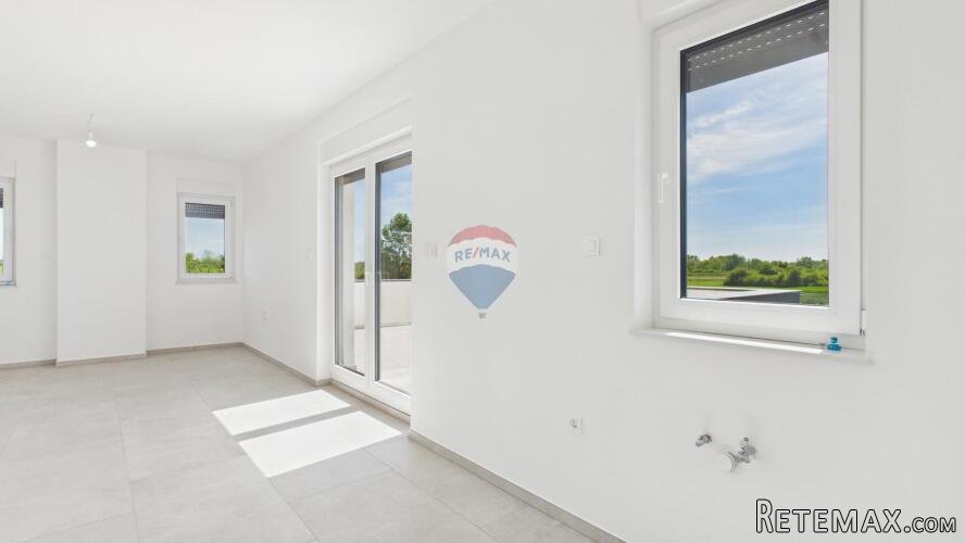 Zagreb, Resnik-novogradnja, trosoban stan 68 m2 i parkirno m